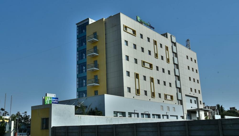 Holiday Inn Express Nashik Indira Nagar, An Ihg Hotel Exterior foto